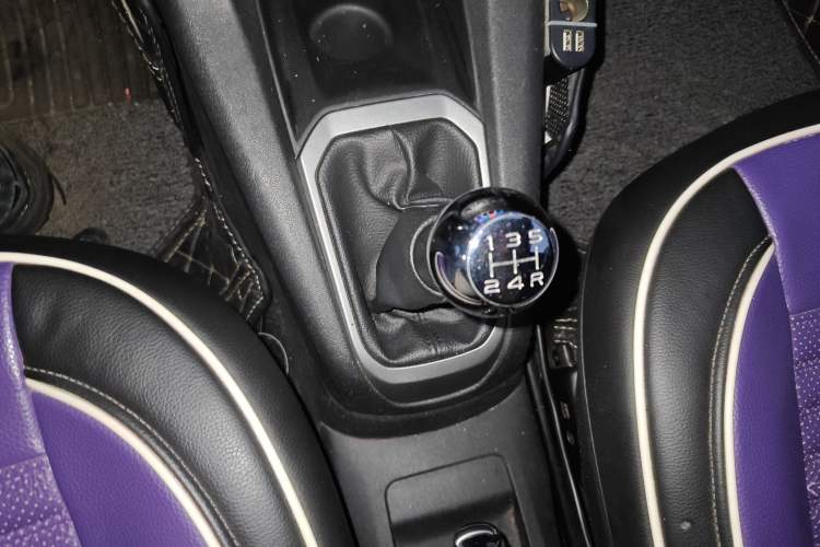 Used Citroen Elysee 2015 Zhishang Edition 1.6L Manual Fashion Model
