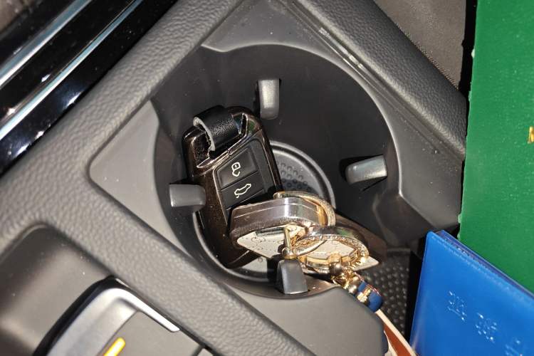 Used Volkswagen FAW-Volkswagen CC 2023 Hunting Vehicle 380TSI Hunter's Heart Edition
