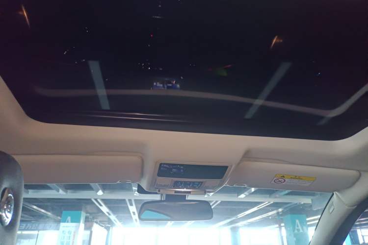 Used Jaguar XJ 2016 XJL 2.0T Two-Wheel-Drive Elegant Business Edition