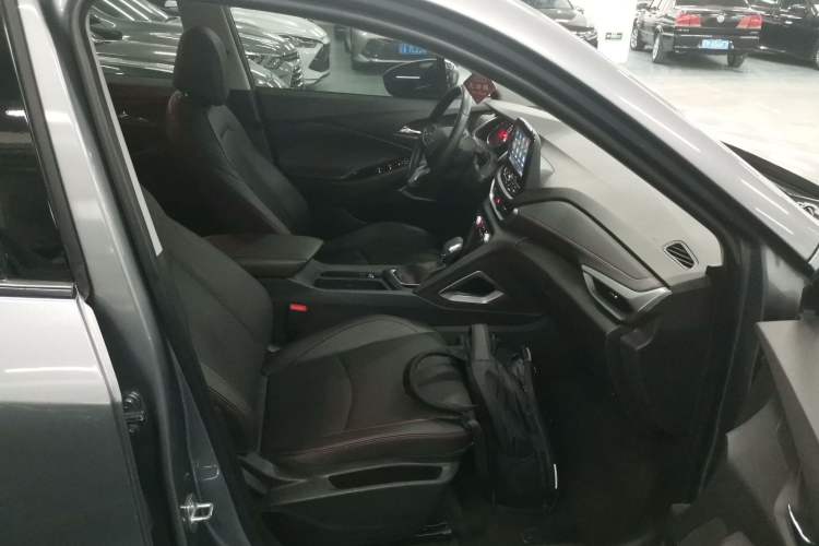 Used Chevrolet Orlando 2020 Light Hybrid Redline 530T Automatic Enjoyment Edition (5+2 Models)