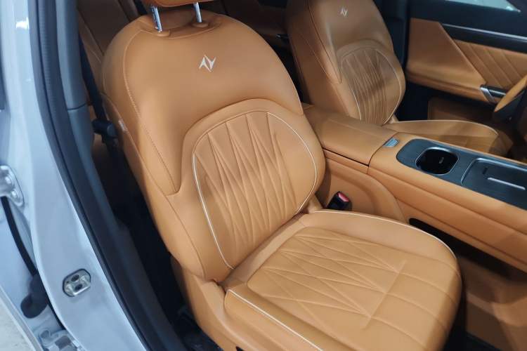 Used Dongfeng eπ eπ008 2025 210 Ultra Range-Extended Version 5 Seats