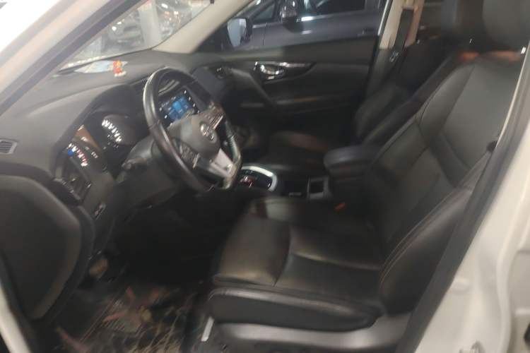 Used Nissan X-Trail 2022 2.0L Two-Wheel Drive Smart Connect Premium Edition
