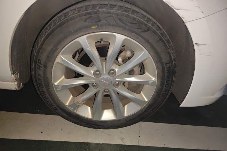 Used Chevrolet Cruze 2018 Revised Version 320 Automatic Pioneer Edition Right Front Wheel Hub