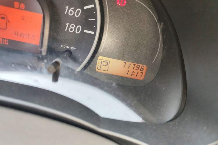 Used Nissan March 2010 1.5L Automatic Easy-Style Version
