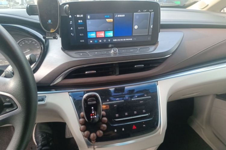 Used Buick GL8 2023 Land Executive Class Smart Enjoyment Model