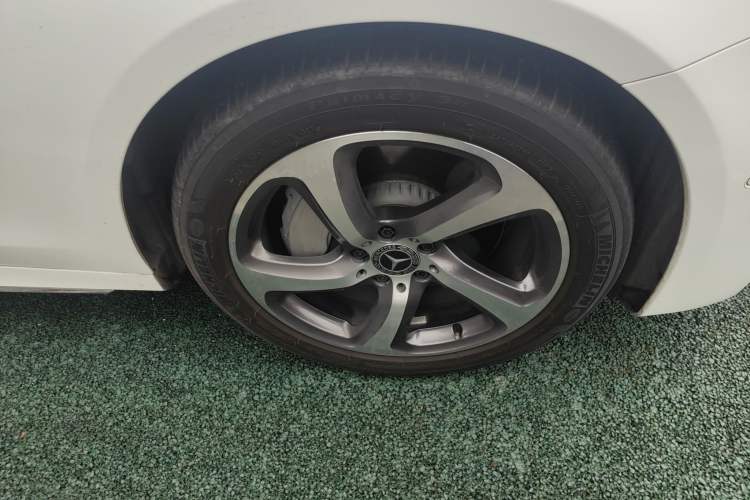 Used Mercedes-Benz E-Class 2019 E 300 L Sporty and Stylish Model
