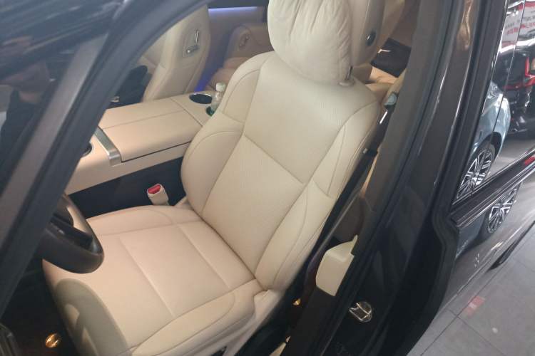 Used Li Auto MEGA 2024 Ultra Model
