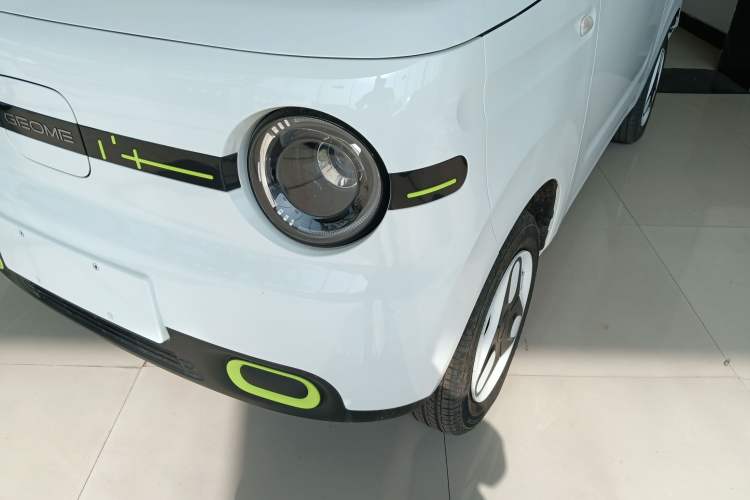 Used Geely Galaxy Panda 2025 210 km – Yuanqi Bear Left Front Headlight