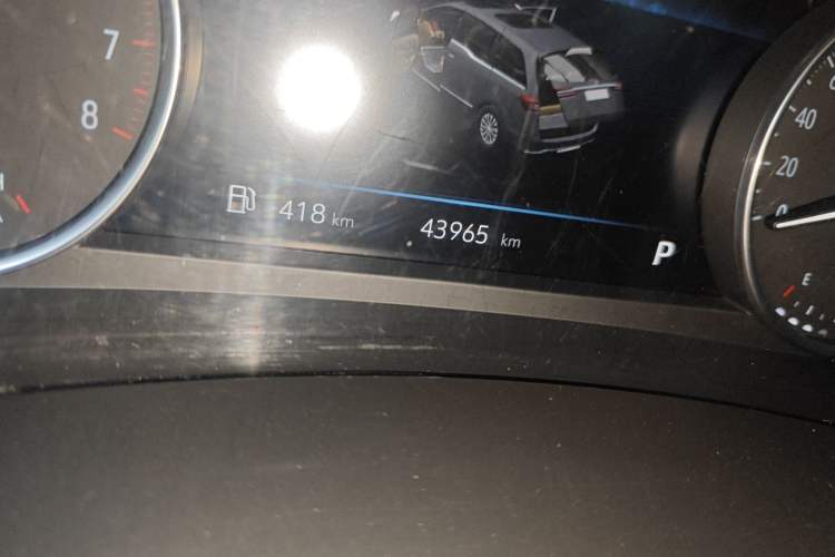 Used Buick GL8 2022 Land Business Class 652T Luxury Model Odometer Close Up