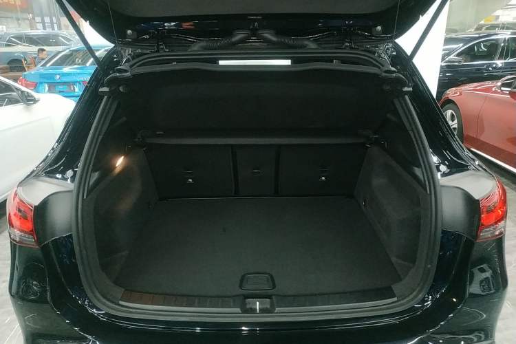 Used Mercedes-Benz GLA 2023 GLA 200 Trunk