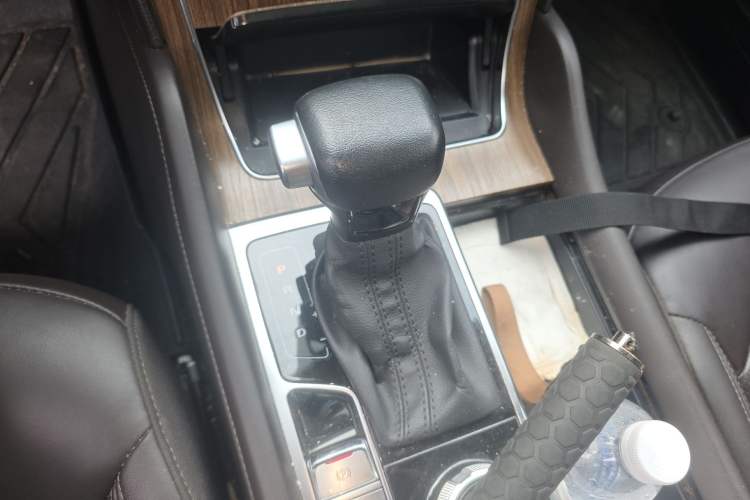 Used Roewe RX8 2019 30T Smart Connectivity Four-Wheel Drive Supreme Flagship Edition
