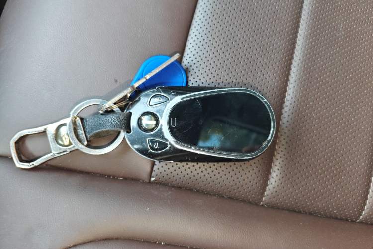 Used Wey VV5 2019 Upgraded Model 2.0T Two-Wheel Drive Ultra-Luxury Version China V Standard
