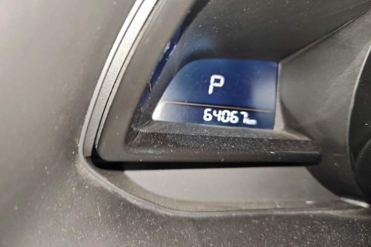 Used Mazda 3 Axela 2014 Sedan 2.0L Automatic Sport Model
