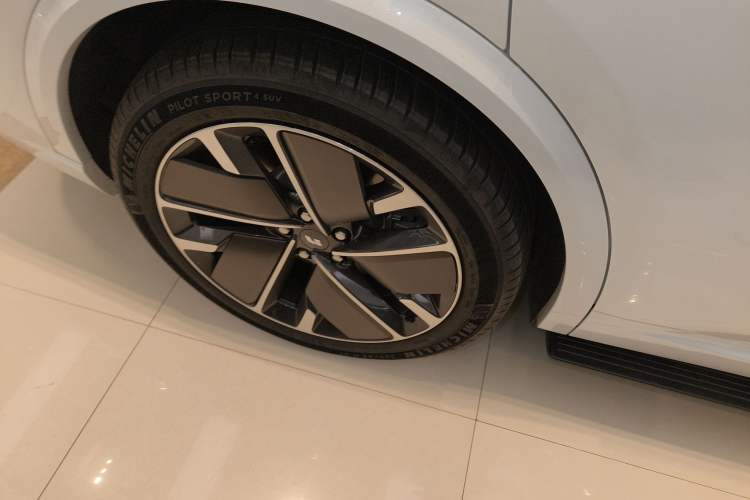 Used Li Auto L9 2025 Ultra Smart Refreshed Edition