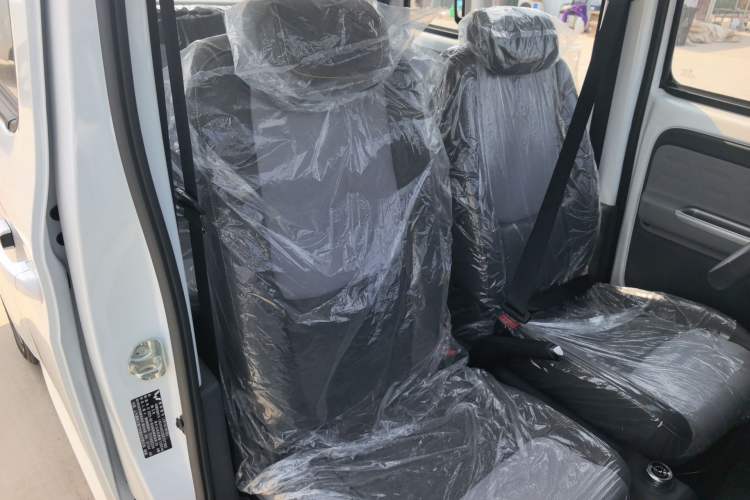 Used Wuling Zhiguang New Energy 2025 Model 305km Ambitious Edition Right Front Seat