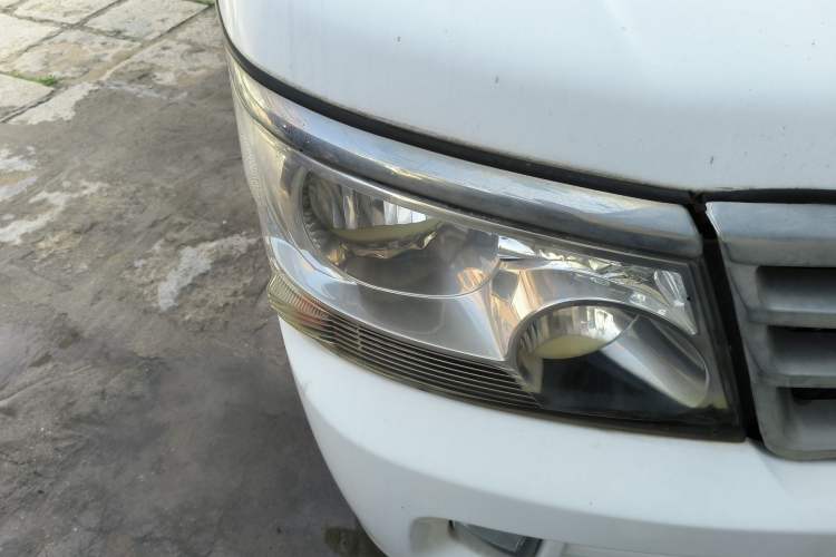 Used Jinbei Hiace 2016 2.0L Express Series Standard Version V19