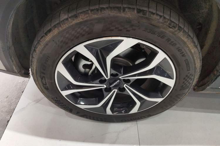 Used Haval Fierce Dragon Max 2023 1.5L Hi4 105 Four-Wheel Drive Smart Flagship Edition Left Front Wheel Hub