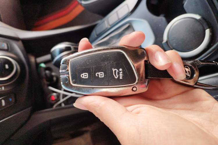 Used Hyundai Santa Fe 2017 2.0T Automatic All-Wheel Drive Smart 7-Seater