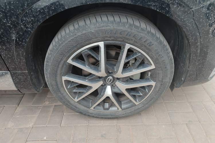 Used GAC Trumpchi GS8 2022 Double-Energy Series 2.0TM Four-Wheel Drive Premium Edition (7 Seats) Right Front Wheel Hub