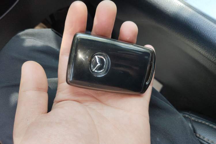 Used Mazda CX-5 2022 2.0L Automatic Two-Wheel Drive Zhiya Version Vehicle Key