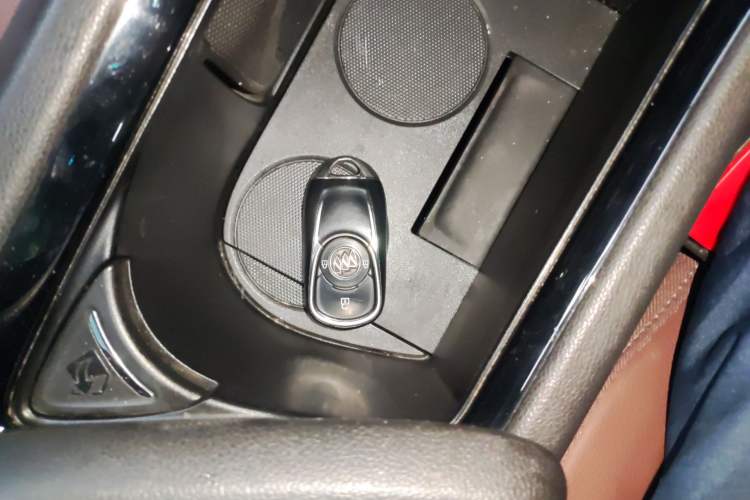 Used Buick GL6 2018 18T 6-Seater Prestige Model
