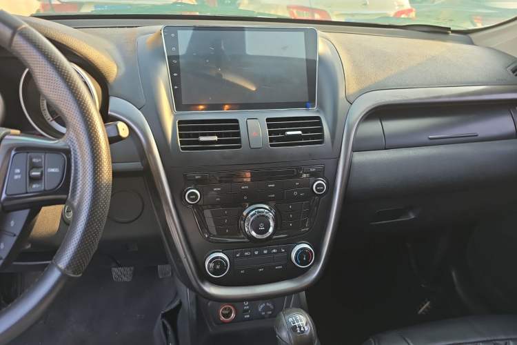 Used Bestune X80 2016 2.0L manual Comfort trim level