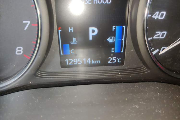 Used Mitsubishi Outlander 2018 2.4L 4x4 Elite Edition 5 Seats Odometer Close Up