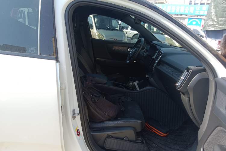 Used Volvo XC40 New Energy 2021 P8 Pure Electric All-Wheel Drive Smart Luxury Sport Edition
