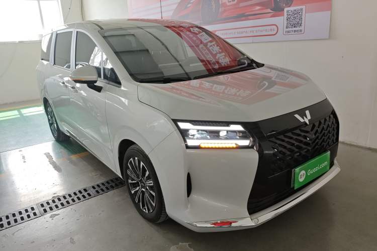 Used Wuling Starlight 730 2025 Model Plug-in Hybrid 125km Luxury Edition