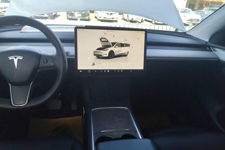Used Tesla Model Y 2023 Long-Range All-Wheel-Drive Version
