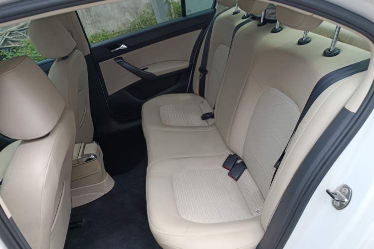 Used Skoda Rapid 2013 1.6L Automatic Smart Selection Model
