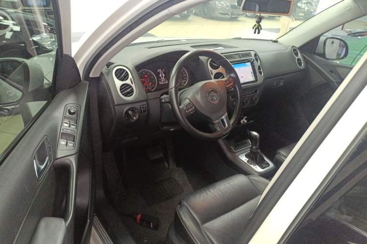 Used Volkswagen Tiguan L 2016 300TSI Automatic Two-Wheel Drive Comfort Edition
