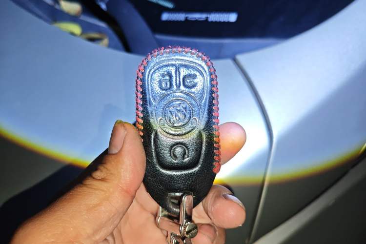 Used Buick GL8 2017 ES 28T Comfort Model China V Standard Vehicle Key