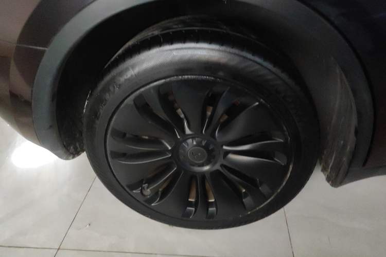 Used Tesla Model Y 2022 Long-Range All-Wheel-Drive Version
