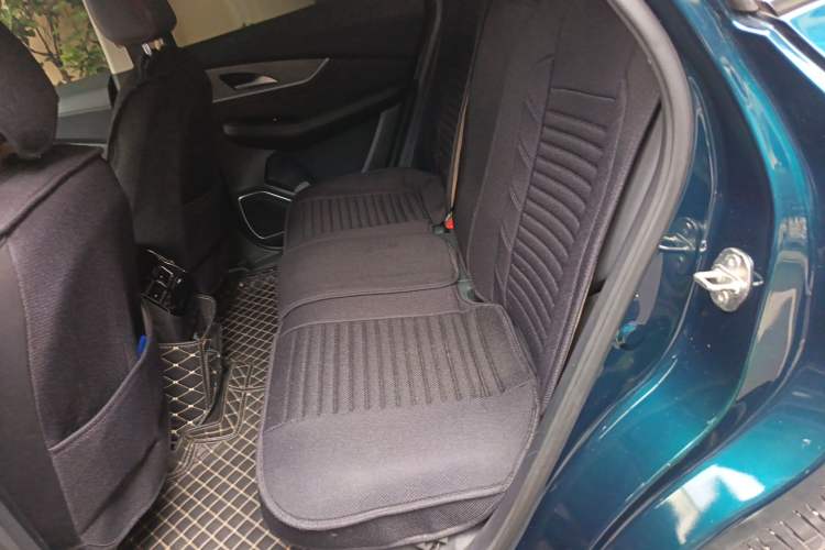 Used FORTHING T5 EVO 2021 1.5TD DCT Diamond Edition Left Rear Seat