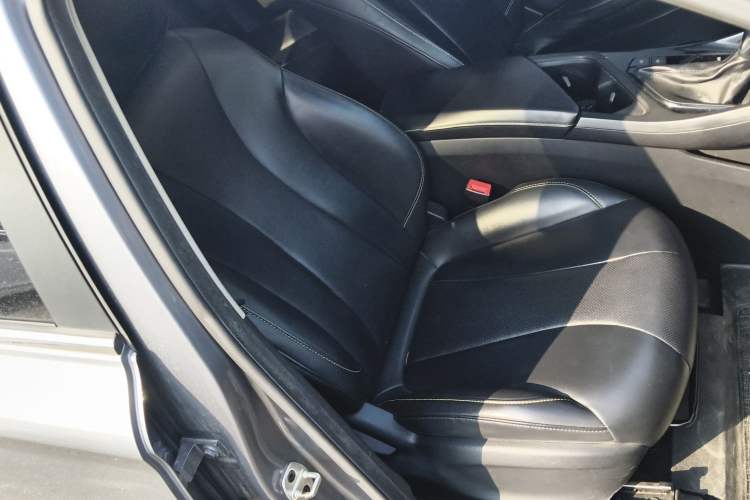 Used Roewe i5 2021 1.5L CVT Diamond Edition