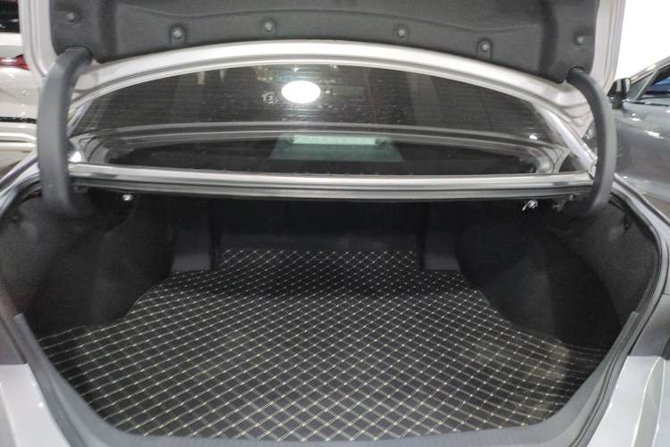 Used Toyota Avalon 2024 Dual-Motor 2.0L Luxury Edition