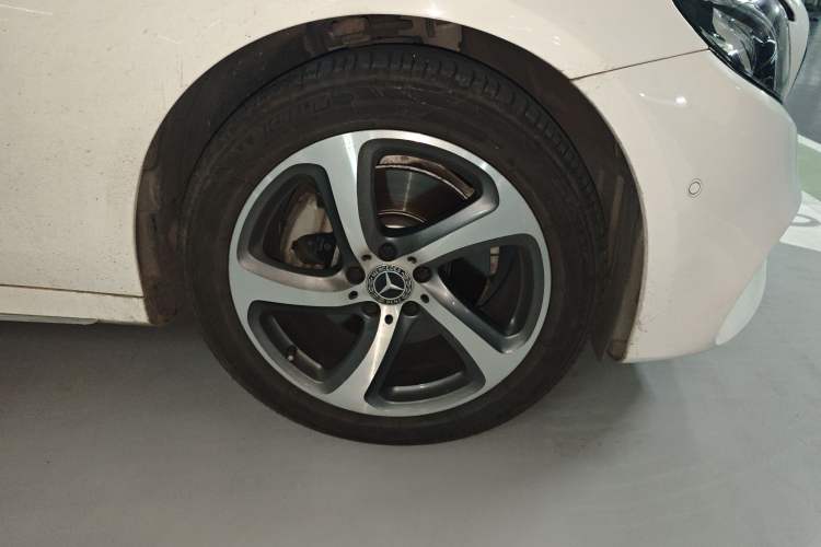 Used Mercedes-Benz E-Class 2018 Facelift E 200 L Sport Edition
