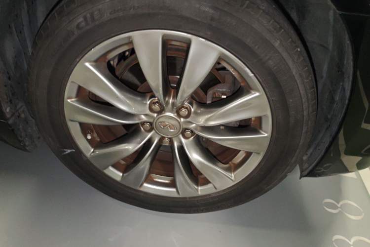 Used Infiniti Q70 2013 Q70L 2.5L Elegance Edition