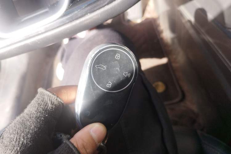 Used NETA S 2023 All-Electric 520 km Range Rear-Drive Version Vehicle Key