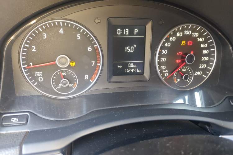 Used Volkswagen Sagitar 2011 1.6L Automatic Comfort Edition Odometer Close Up