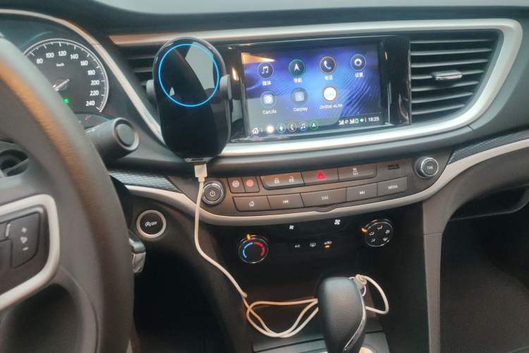 Used Buick GT 2021 Revised Version Flagship 1.5L Automatic Elite Edition Audio And AC Panel