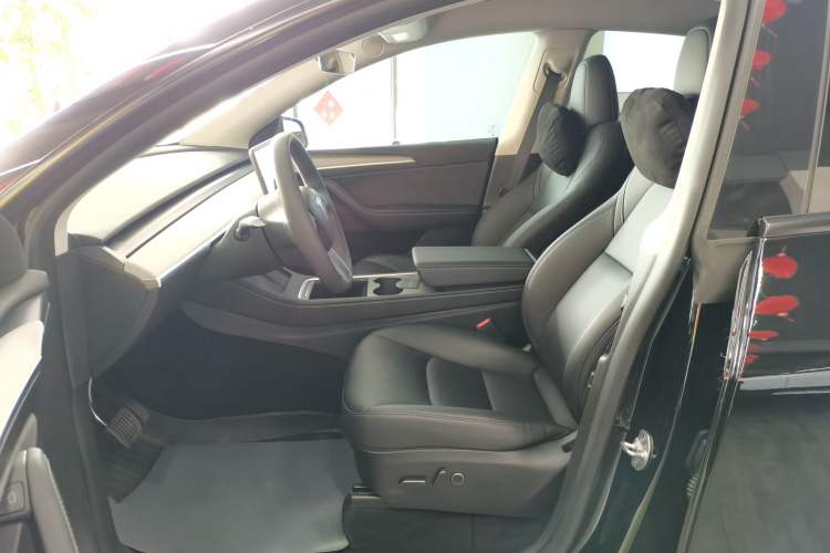 Used Tesla Model Y 2023 Rear-Wheel-Drive Version