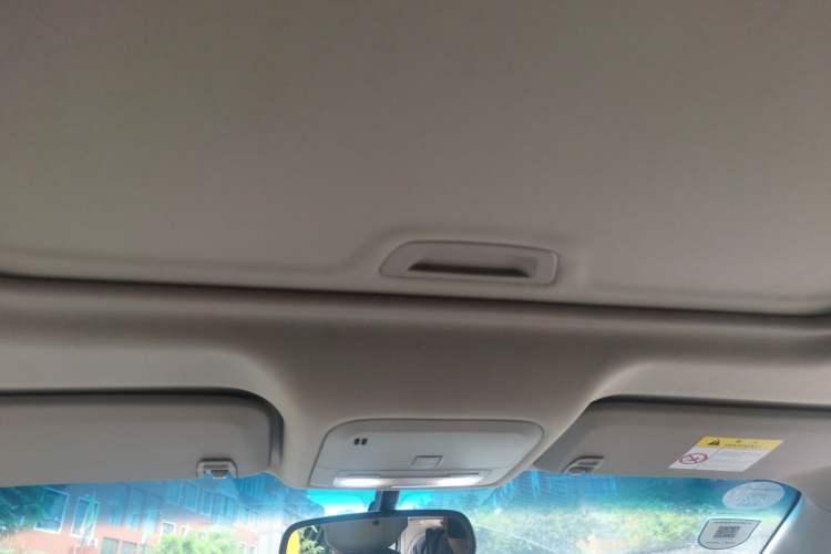 Used Buick GT 2019 15T Dual-Clutch Connected Elite Model China VI Headliner