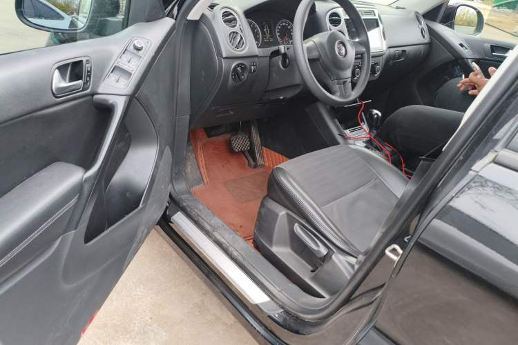 Used Volkswagen Tiguan 2013 1.8TSI Automatic Two-Wheel Drive Trend Edition Driver Seat