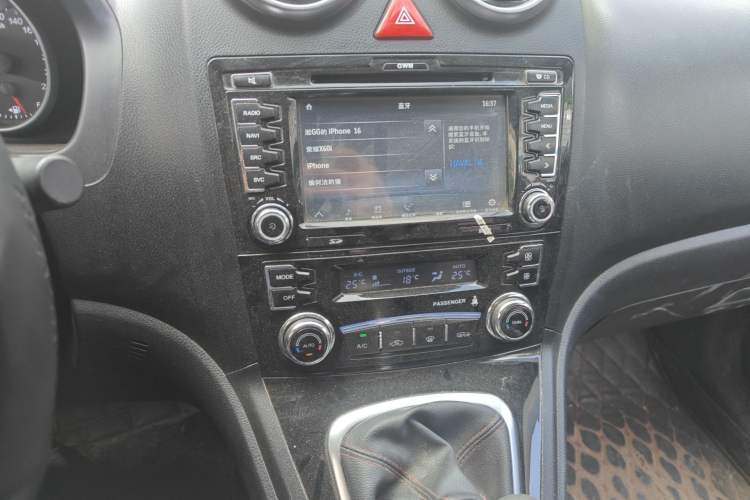 Used Haval H6 2016 Upgraded Model 1.5T Manual 4x4 Elite Version Audio And AC Panel