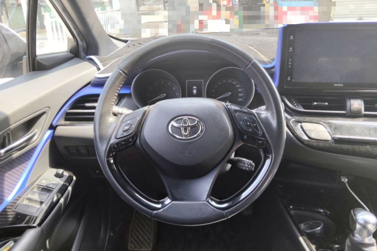 Used Toyota IZOA 2018 2.0L Yichi Version China VI Standard