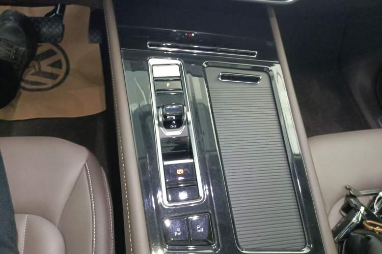 Used Volkswagen Viloran 2024 330TSI Luxury Edition
