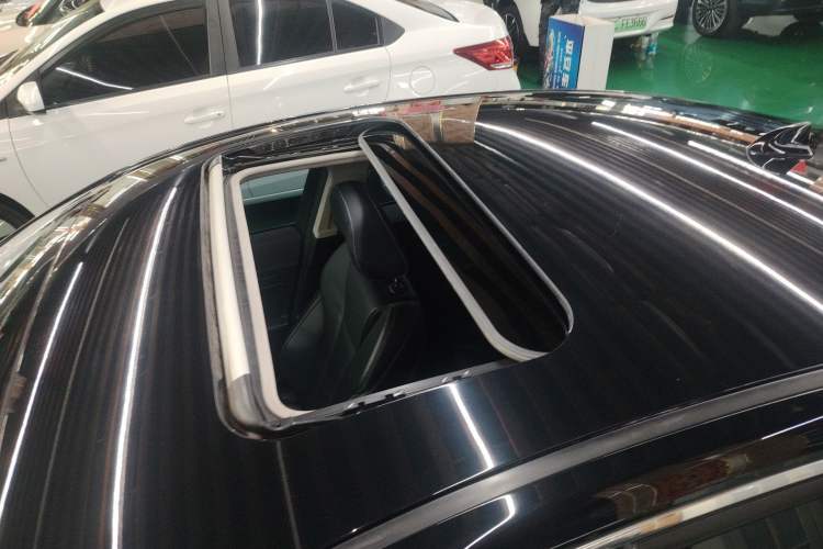 Used Hongqi H5 2018 30TD Dynamic Edition
