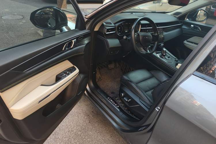 Used Lynk & Co 05 2020 2.0TD Two-Wheel Drive Shine Halo
